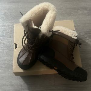 New ugg boots, never worn.